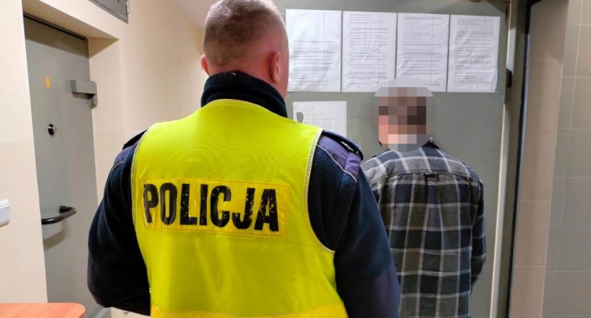 Policjanci przyłapali ich na gorącym uczynku. Sprawa jest rozwojowa