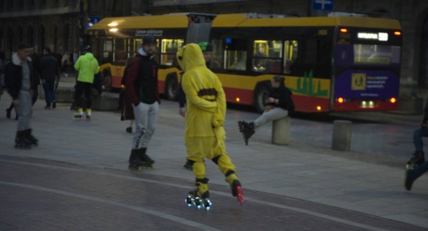 Nightskating Warszawa. Dziś przejazd postaci z bajek! 