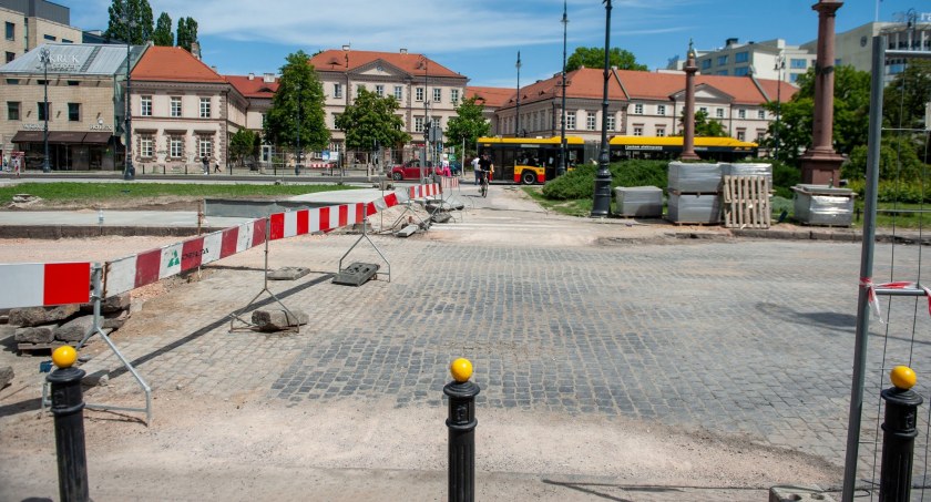 Sprawdziliśmy, jak jest na Placu Trzech Krzyży [ZDJĘCIA]