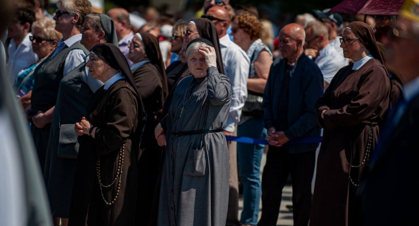 Centralna procesja Bożego Ciała przeszła przez stolicę [ZDJĘCIA]