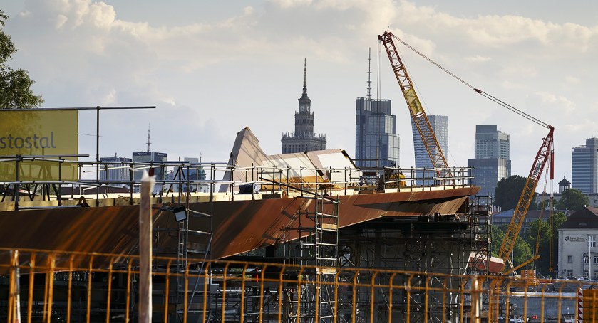 Kładka pieszo rowerowa i rowerzyści