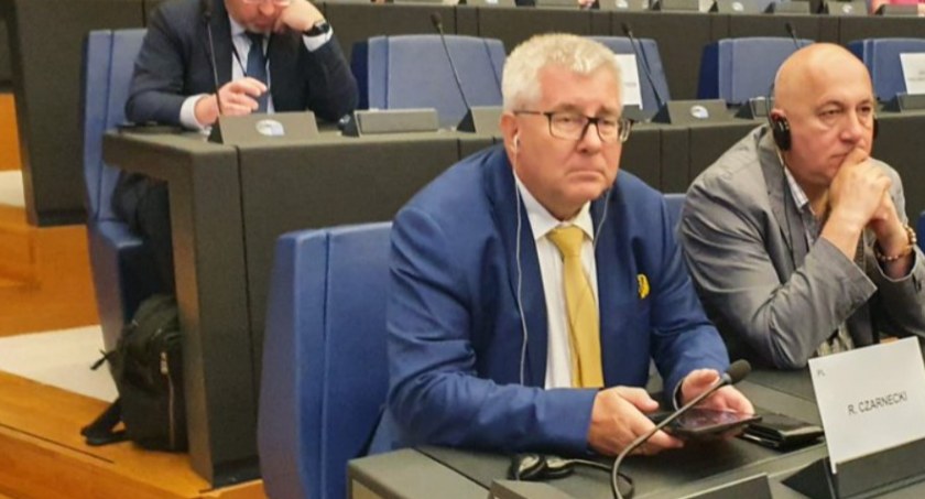 ZDANIEM CZARNECKIEGO: Polityka migracyjna UE, czyli jaka piękna katastrofa...