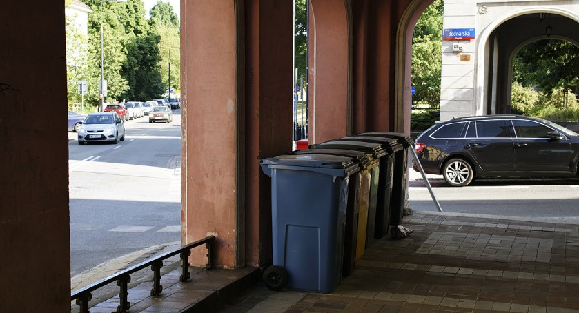 Zabytkowe śmietniki i Historyczne Centrum Warszawy