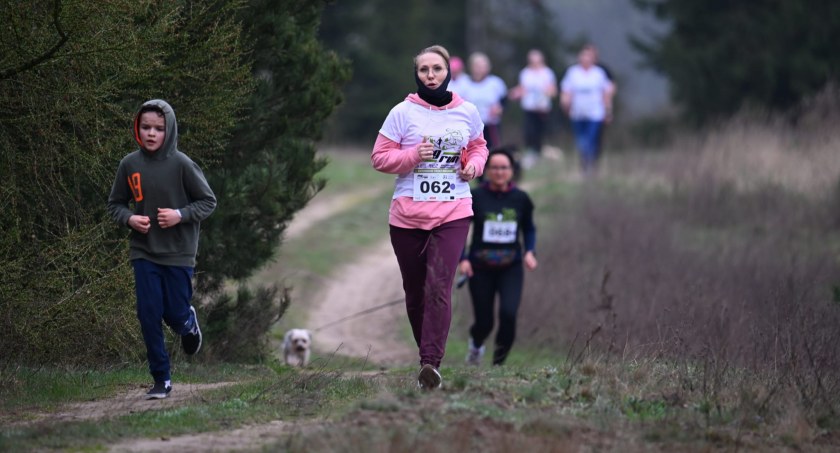 Przed nami charytatywny bieg z psiakami. Dog Run Powsin górą!