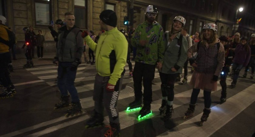 Do wieczora mało czasu. Wpadnijcie na Nightskating Warszawa!