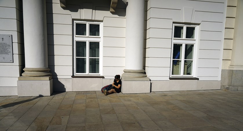 Krakowskie Przedmieście i ławki