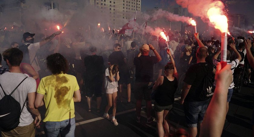 Rocznica wybuchu Powstania Warszawskiego i race