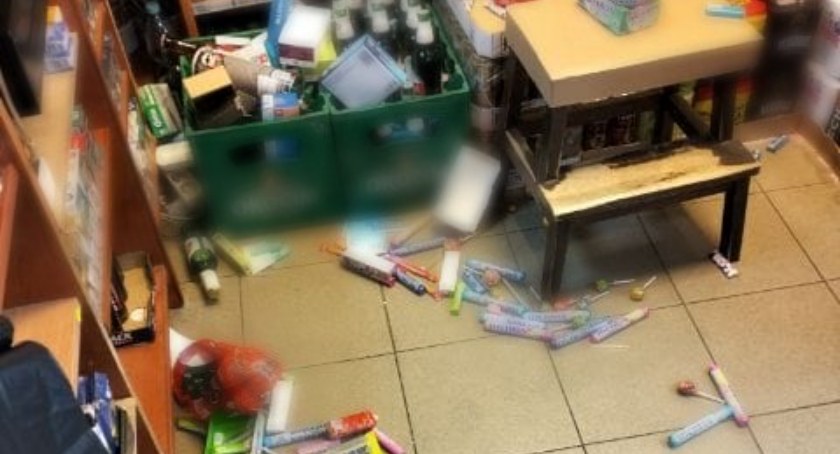 Atak, demolka i kradzież