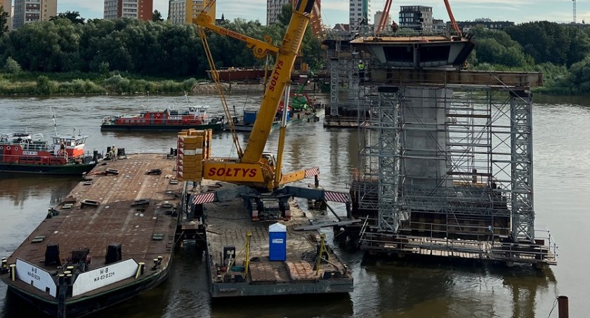 Most pieszo-rowerowy przez Wisłę – prace idą pełną parą