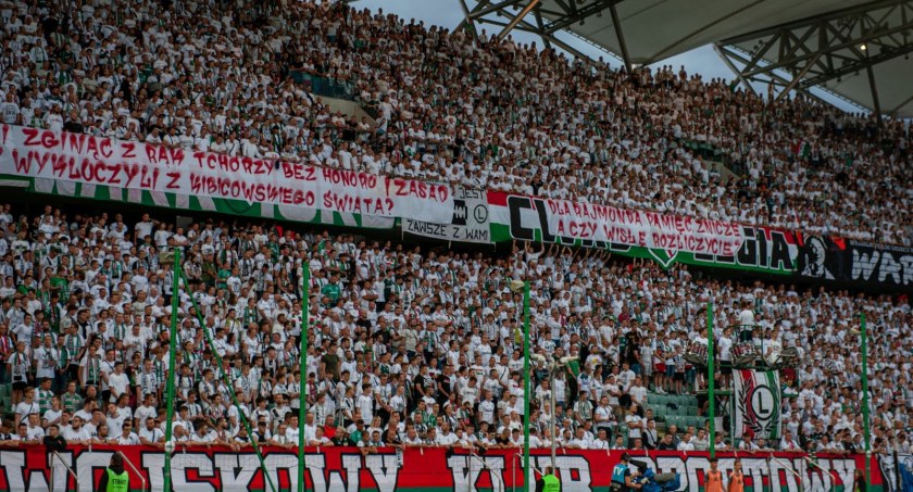 Podczas meczu kibice Legii wskazali sprawców tragedii w Radłowie