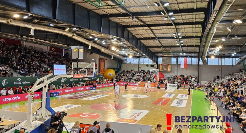 Warszawa musi mieć pełnowymiarową halę sportową!