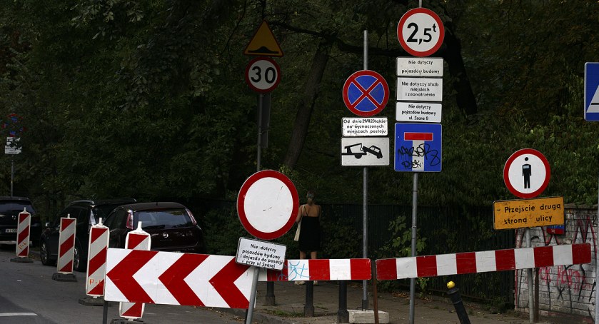 Znaki drogowe na Powiślu
