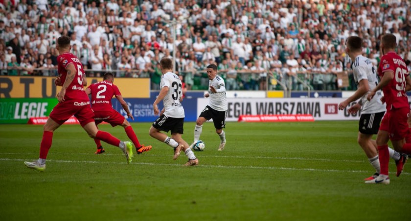 Legia Warszawa z mocnym zwycięstwem. Pokonała Widzew Łódź [ZDJĘCIA]