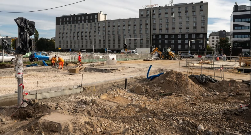 Tramwaj na Kasprzaka. Kolejny etap prac i zmiany. Tak to wygląda teraz [ZDJĘCIA]