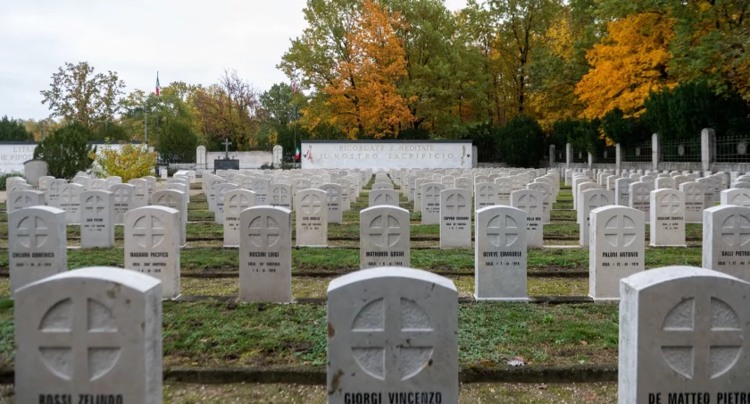 Odwiedziliśmy Cmentarz Żołnierzy Włoskich. Ku pamięci! [ZDJĘCIA]