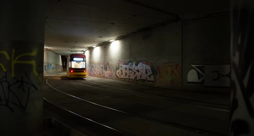 ZDM kończy wymianę oświetlenia w tunelach tramwajowych!