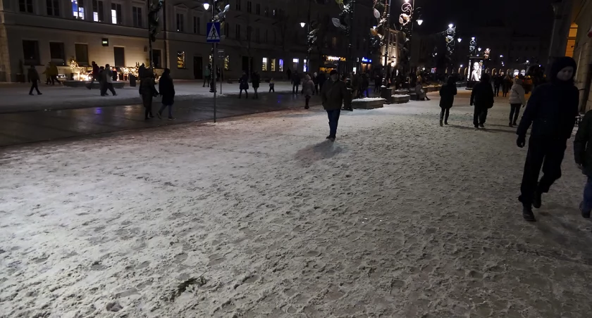 Trakt Królewski w śniegu i mroku