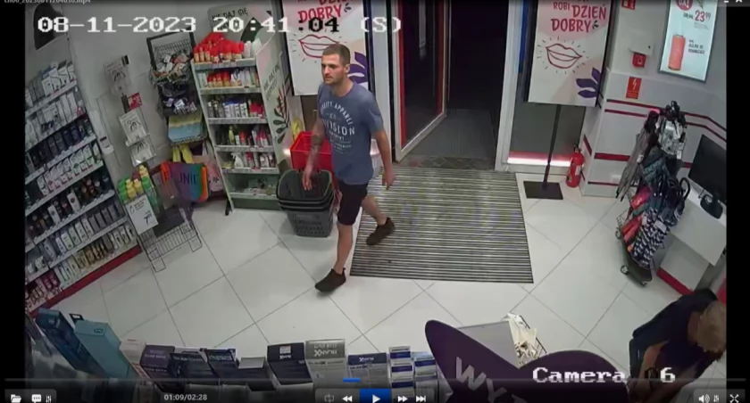 Policja szuka podejrzanego o kradzież