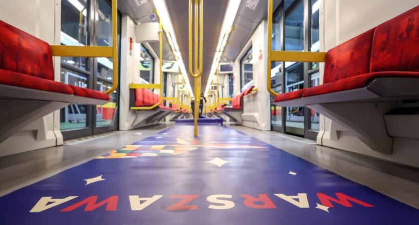 Świąteczne metro, tramwaje i autobus zachwycają mieszkańców. Jak je znaleźć?