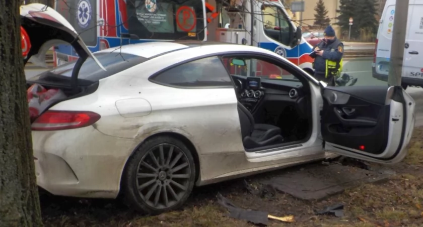 Straciła panowanie nad pojazdem
