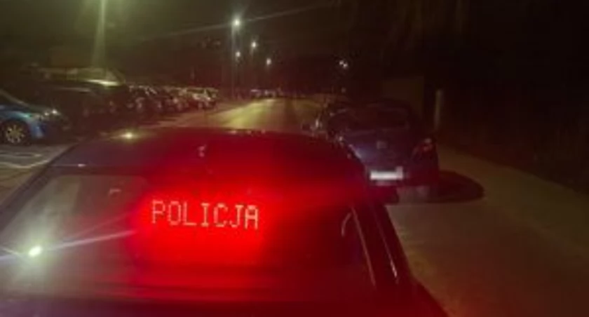 Pokłócił się z żoną, po czym pijany wsiadł do auta