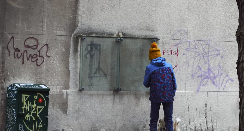 Zabytkowy mural z ulicy Ligockiej