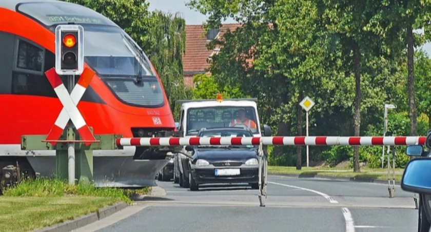 Awaria na przejeździe kolejowym. Pamiętajcie o zmianach!