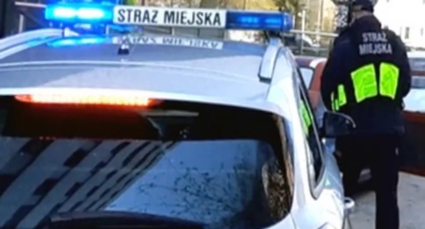 Uszkodziła przypadkowe auto i zaatakowała kierującą nim kobietę
