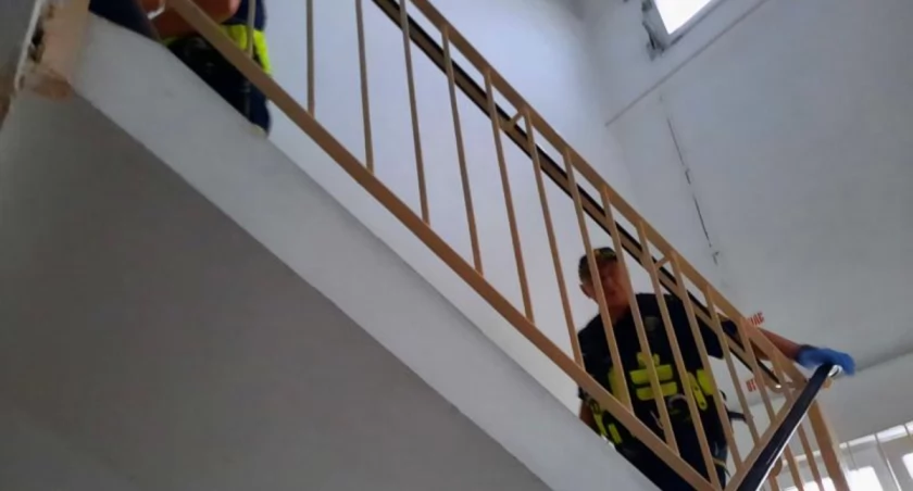 Młoda para zamieszkała w cudzym mieszkaniu