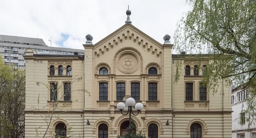 Ktoś próbował podpalić synagogę Nożyków