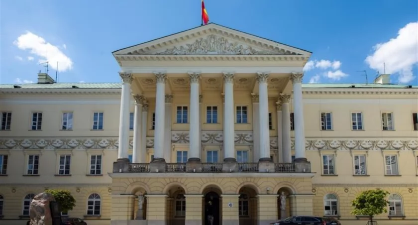 Zakaz krzyży w urzędzie miasta? Jest rozporządzenie