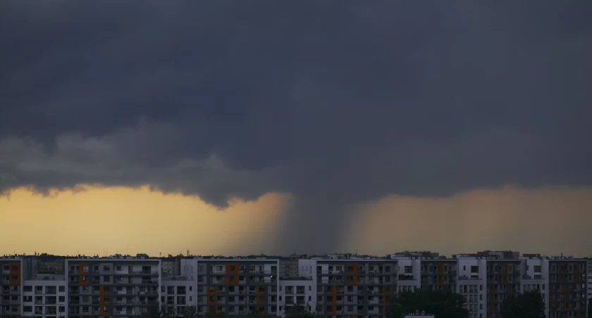 Lej kondensacyjny nad Bemowem