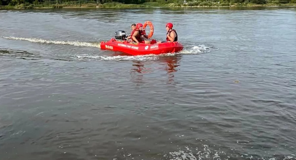 Tragedia na Wiśle. Pod nastolatkami zapadła się wysepka