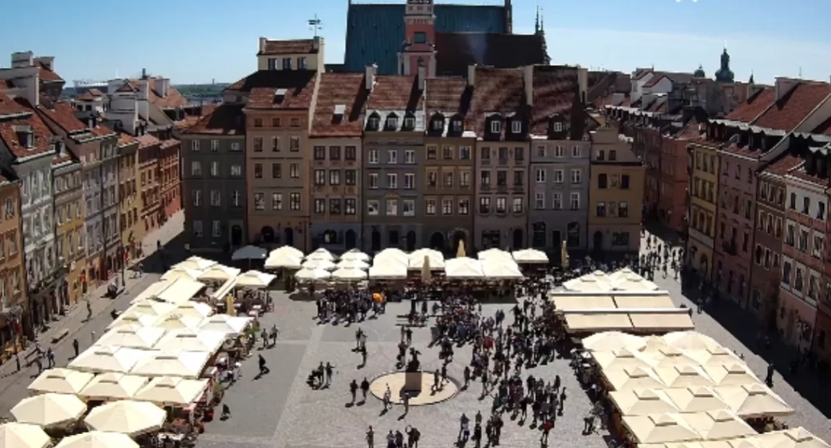 Plac Zamkowy i Rynek Starego Miasta NA ŻYWO (ZDJĘCIA)