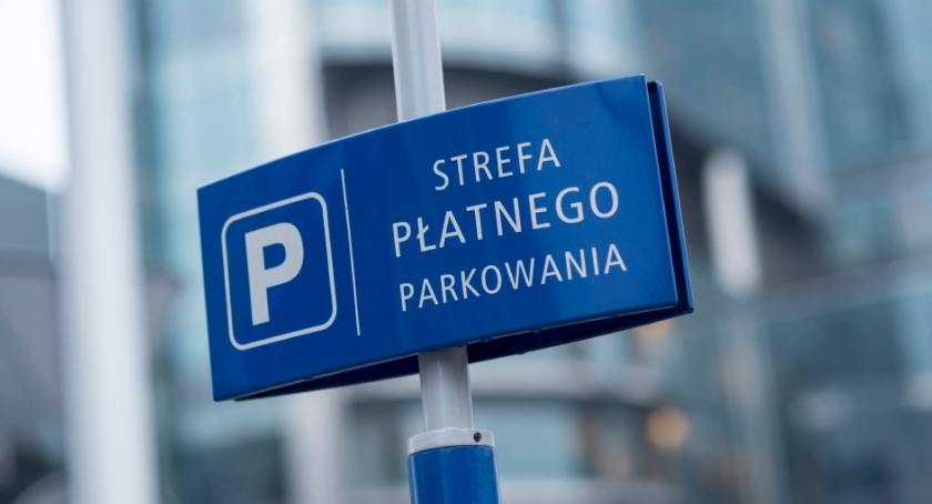 2,4 tys. zł za abonament na parkowanie? Projekt ZDM nie spodoba się mieszkańcom Warszawy