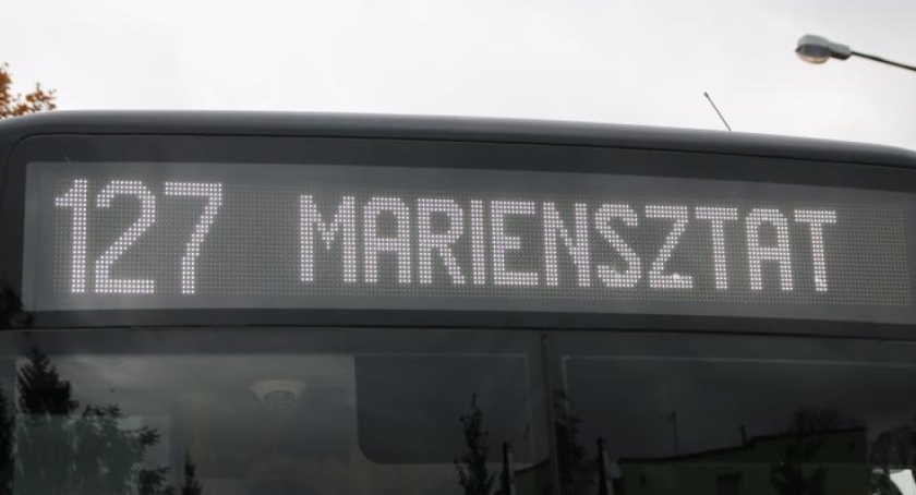 Zmiana wyświetlaczy na autobusach. Białe zastąpi żółte