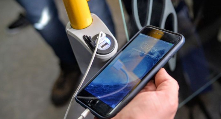 Nowość od MZA - ładowarki do telefonów w autobusach