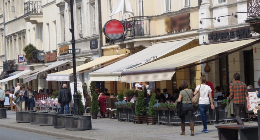 Wracają ogródki kawiarniane