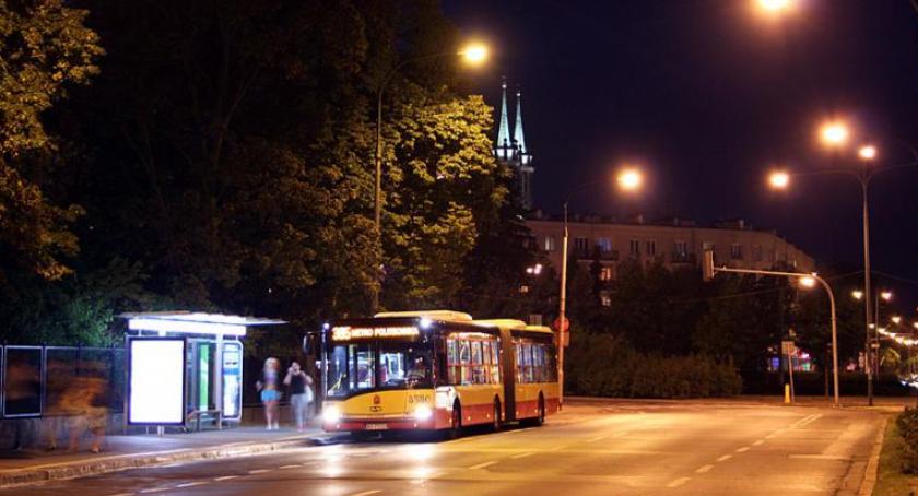 Z metra Politechnika nad Wisłę autobusem