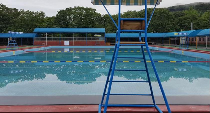 W sobotę, 3 czerwca zostaną uruchomione  pierwsze cztery miejskie, odkryte baseny