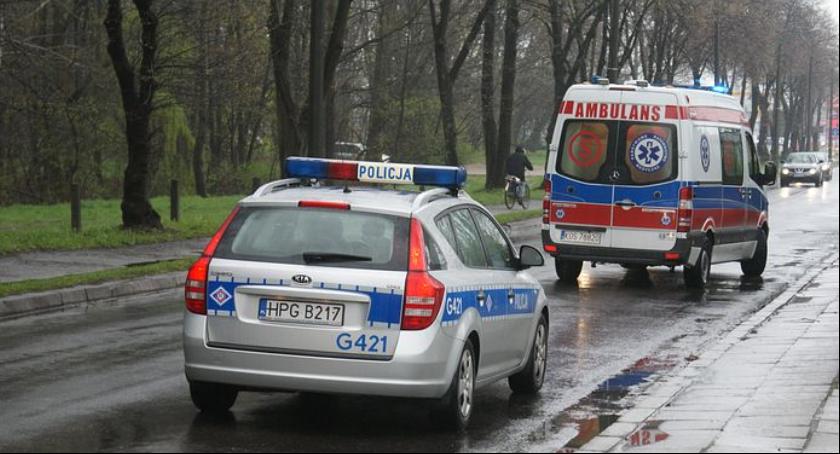 Wypadek w tramwaju. Drzwi przycięły rękę wysiadającej pasażerce