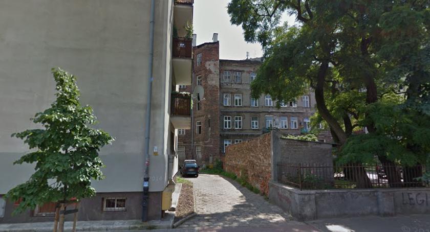 Praga Północ - runął dach kamienicy przy Bródnowskiej