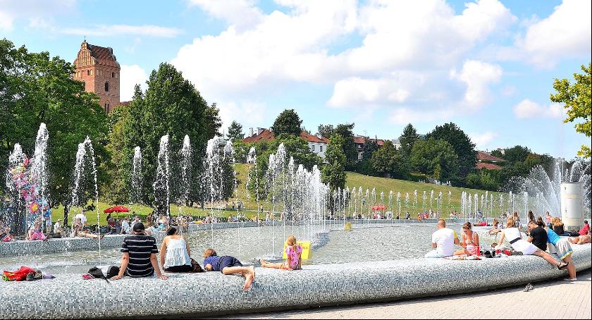 Wracają „Potańcówki przy fontannie”. 