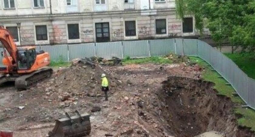 Rozkopano mogiłę 200 osób poległych w Pasażu Simona? Budowa apartamentu na szczątkach powstańców? 