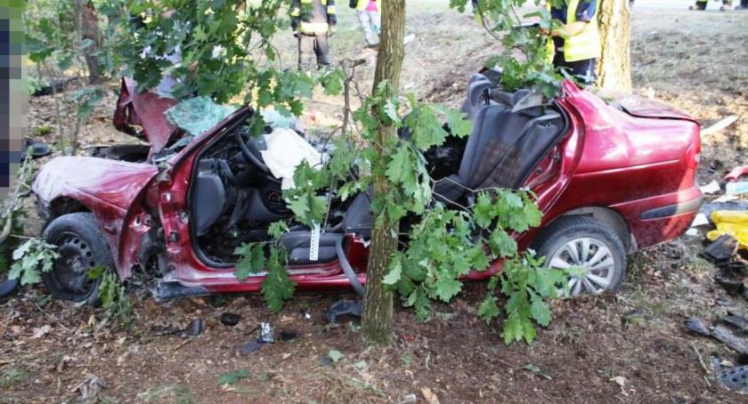 Tragedia pod Nieporętem. W wypadku zginęła rodzina z małym dzieckiem.