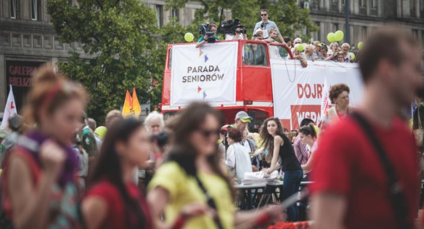 Parada Seniorów [HARMONOGRAM i ZMIANY W KOMUNIKACJI]
