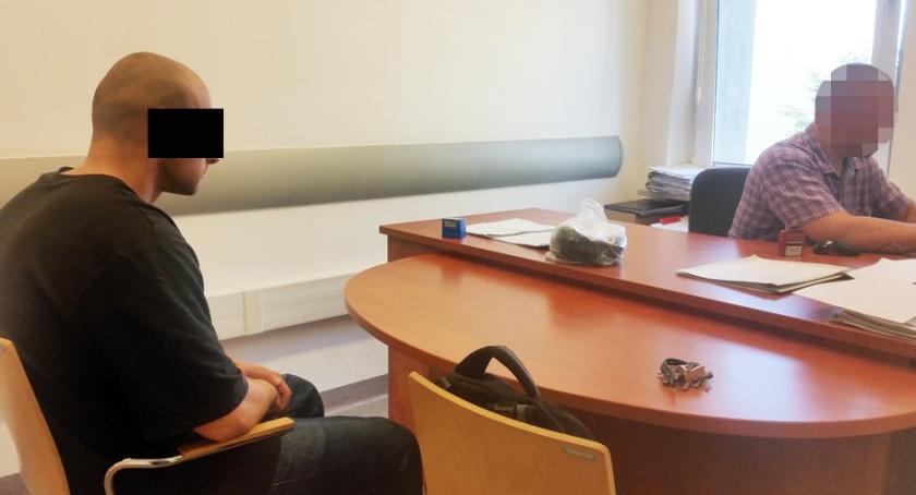 66-latka przypadkową ofiarą pijanego mężczyzny. Grożą mu 2 lata więzienia
