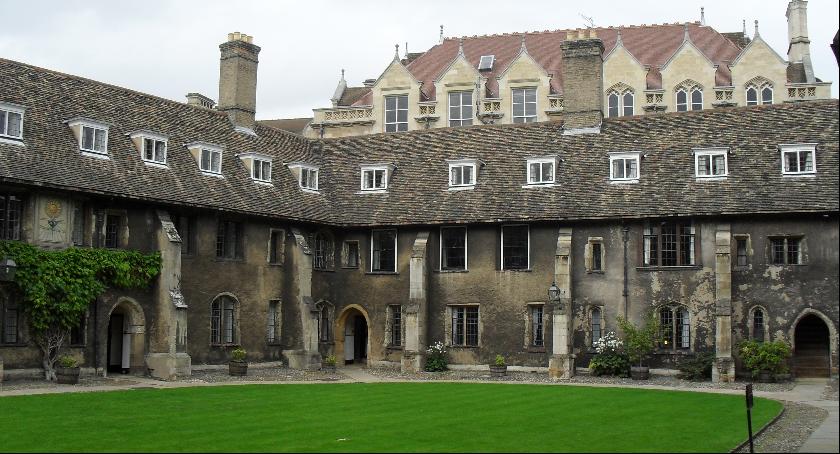 Uniwersytet Warszawski i University of Cambridge rozpoczynają historyczną współpracę