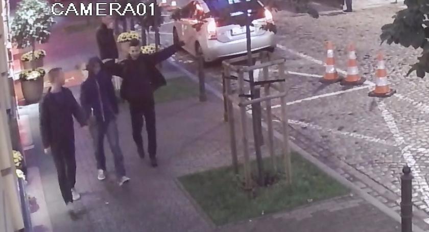 Brutalnie pobili Ukraińca na Marszałkowskiej. Szuka ich policja 