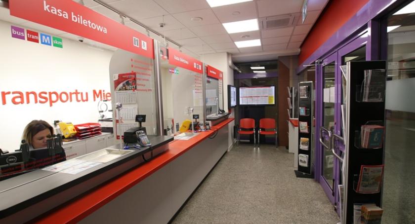 Nowy Punkt Obsługi Pasażerów na stacji metra Politechnika. Już czynny!